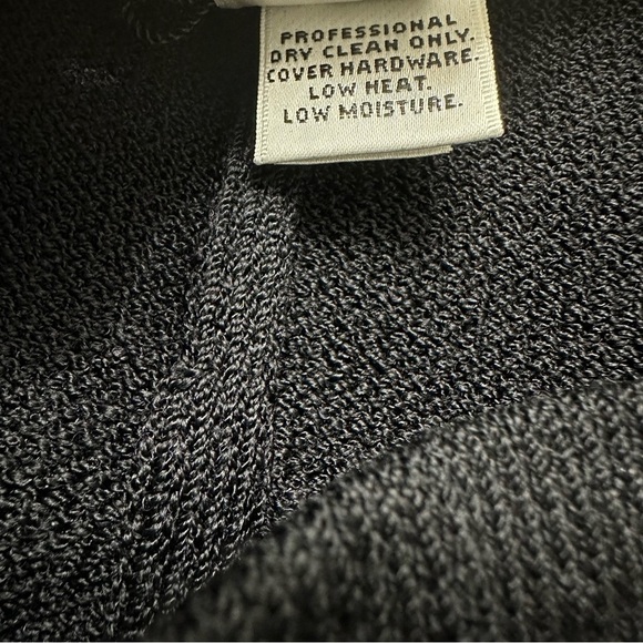 NEW ST. JOHN SPORT Wool/Rayon Santana Knit Skirt Mid Length Black Size Medium - Picture 4 of 8